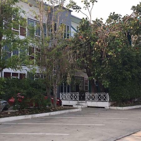 Hotel The Zell Buriram Exterior foto