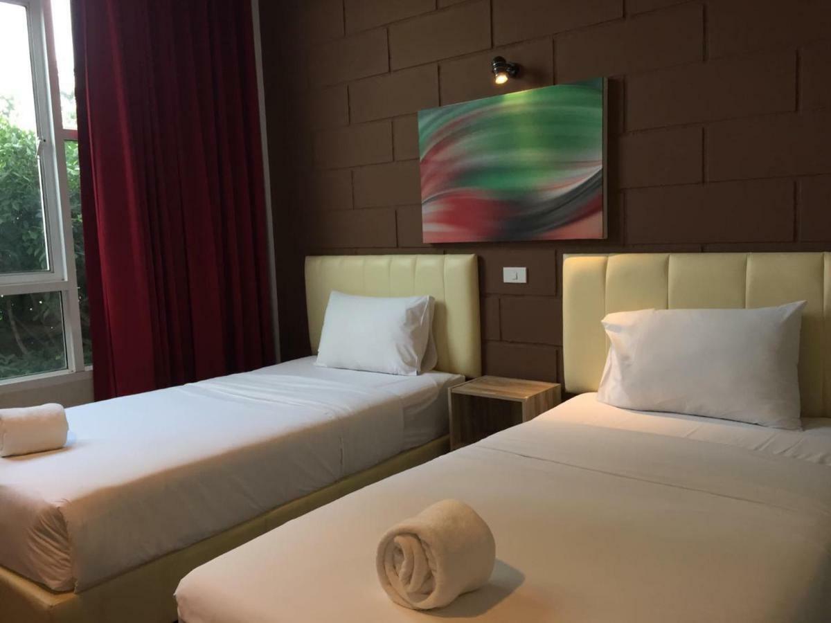 Hotel The Zell Buriram Exterior foto